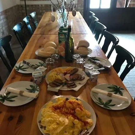 Berger Pince Es Vendeghaz 게스트하우스 *